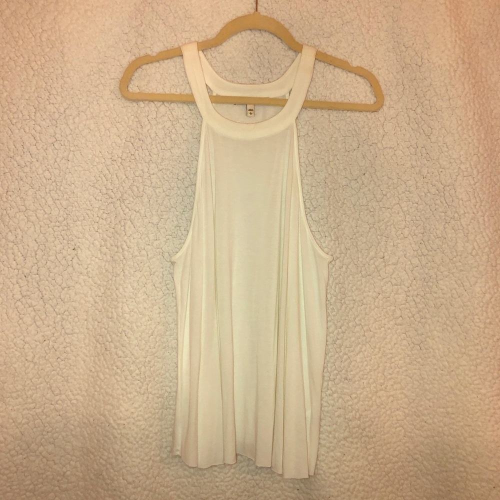 FLOWY WHITE HALTER TOP